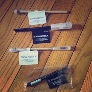 4 brushes for glossyr